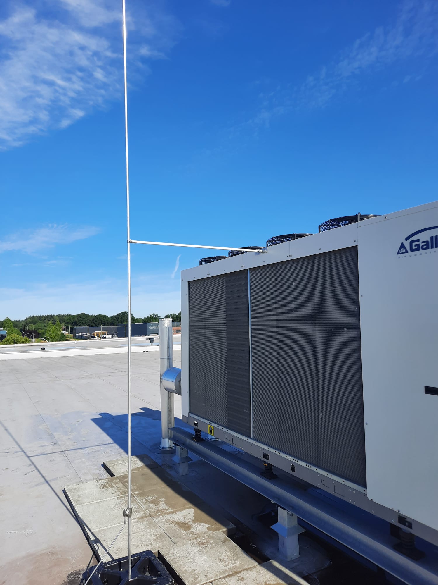 Vrijstaande Opvanger Ter Bescherming Van Warmtepomp DID Deurne